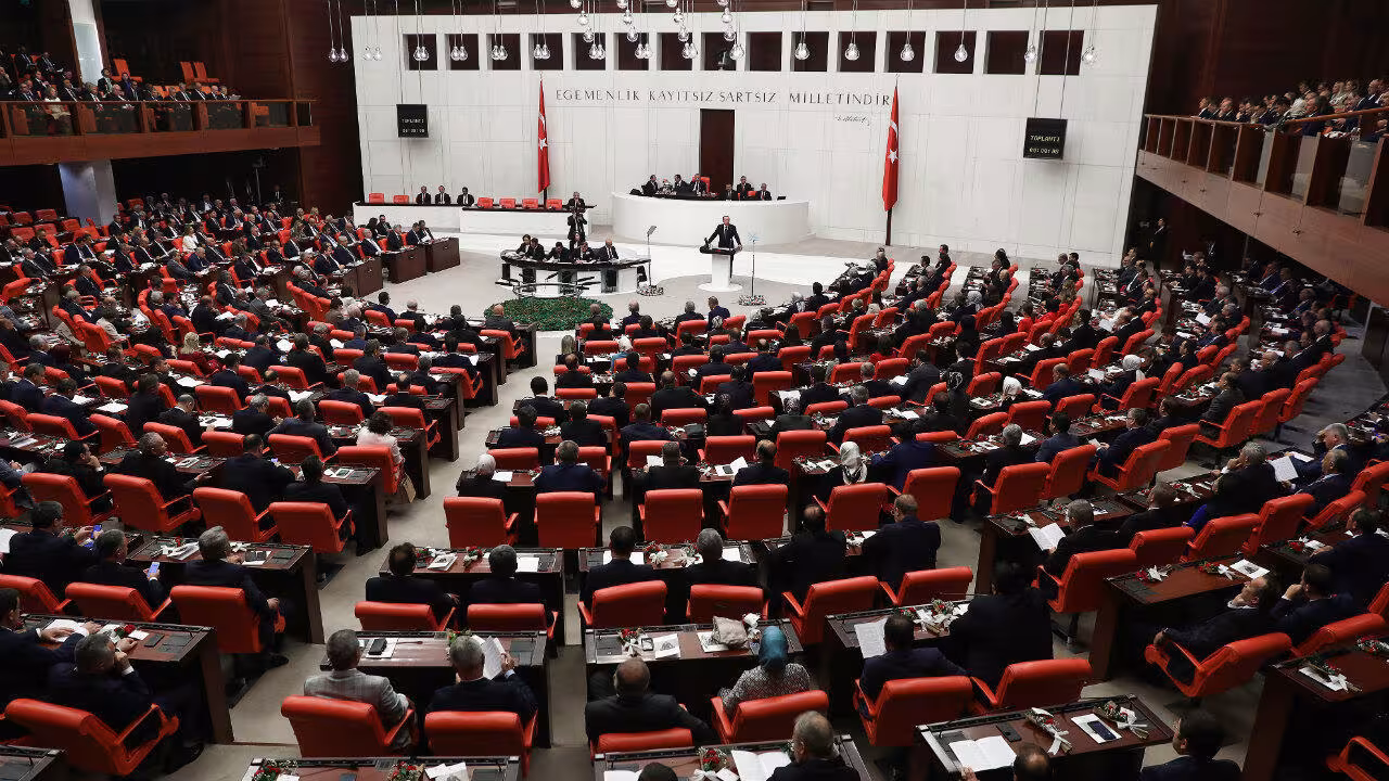 Un représentant du Parlement turc s'engage à « soutenir jusqu'au bout » le « retour
			en Azerbaïdjan occidental ».