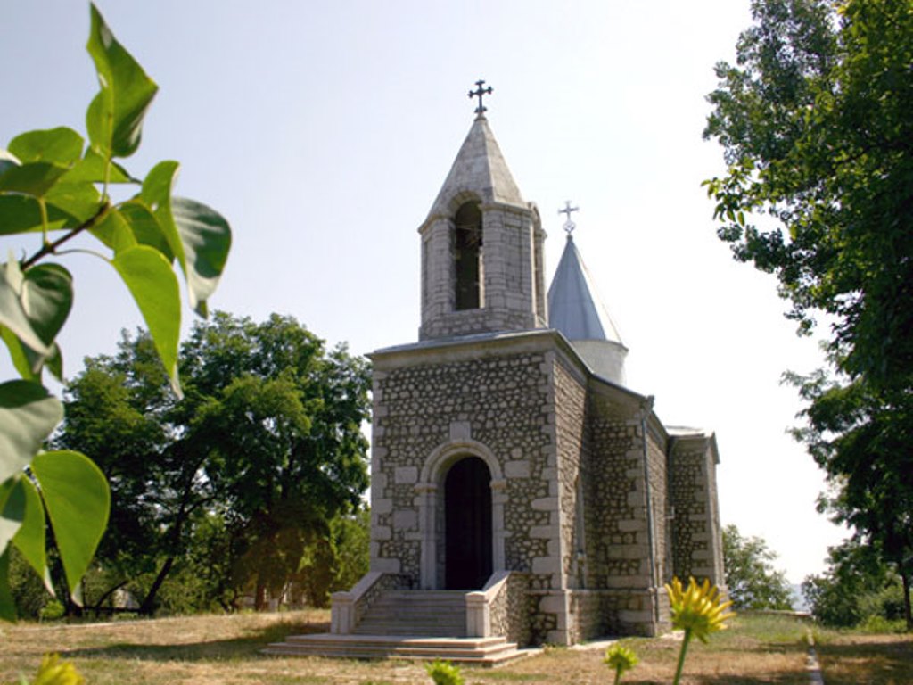 Les Azerbaïdjanais ont détruit l'église Kanach Zham à Chouchi