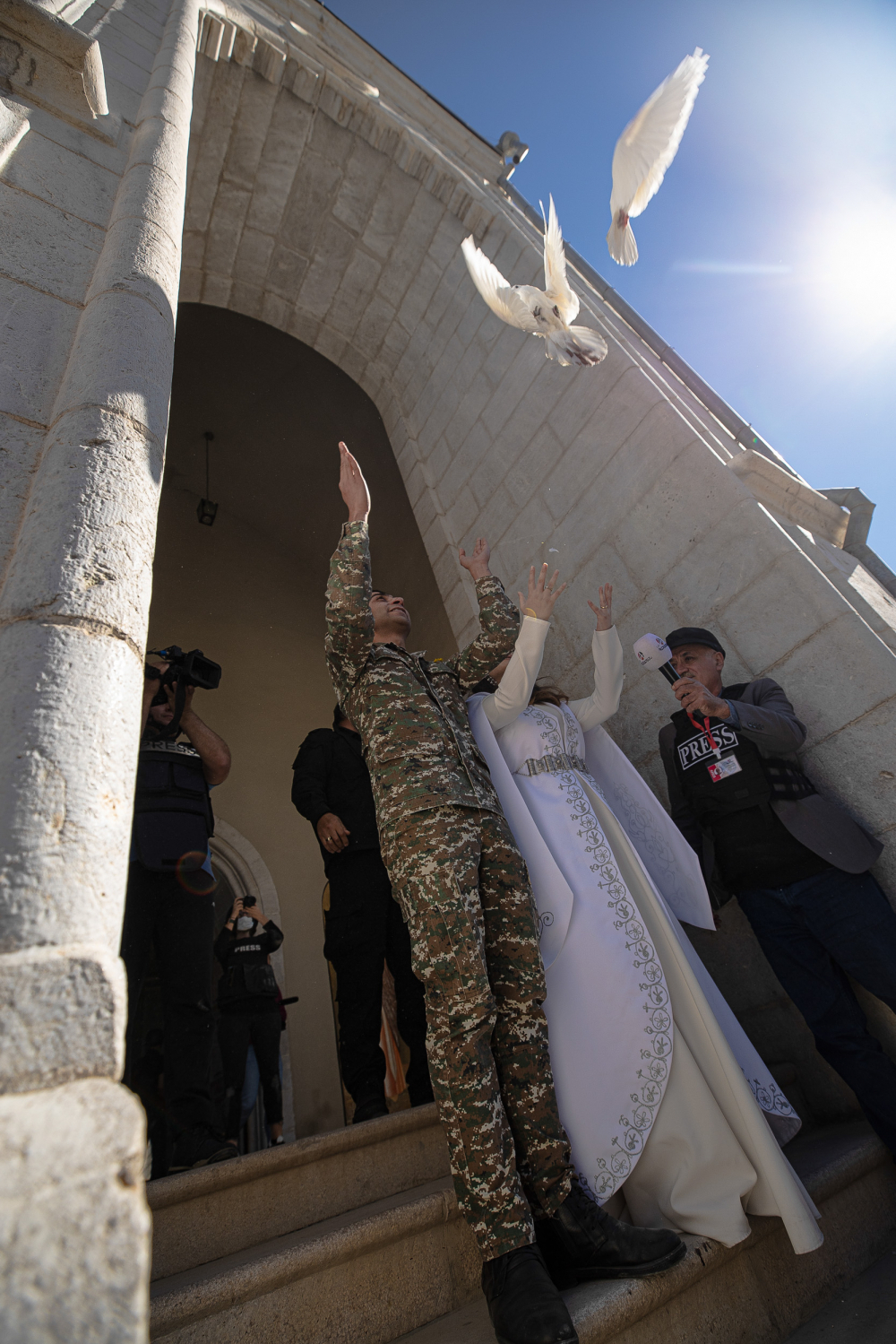 Des courageuses jeunes femmes d’Artsakh et du mariage en pleine guerre
