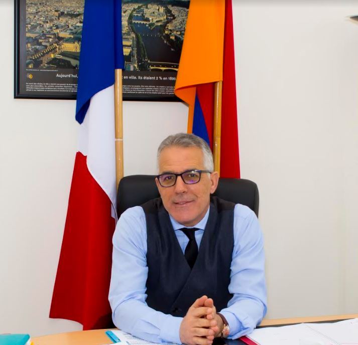 La rentrée du Lycée français Anatole France dans les nouveaux locaux : nouvel espace, nouveaux défis