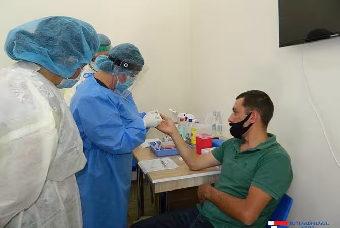 Des laboratoires de dépistage rapide de coronavirus sont installés à tous les points de contrôle à l'entrée de l'Artsakh