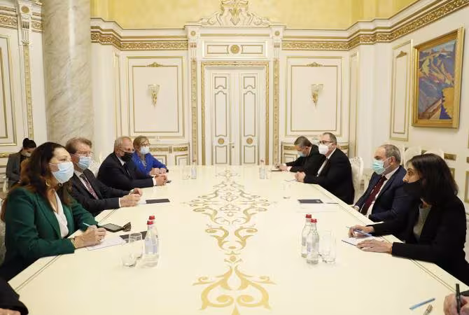 Nikol Pashinyan reçoit les parlementaires français