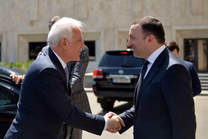Le Président arménien et le Premier ministre géorgien soulignent la nécessité d'établir une paix durable dans la region