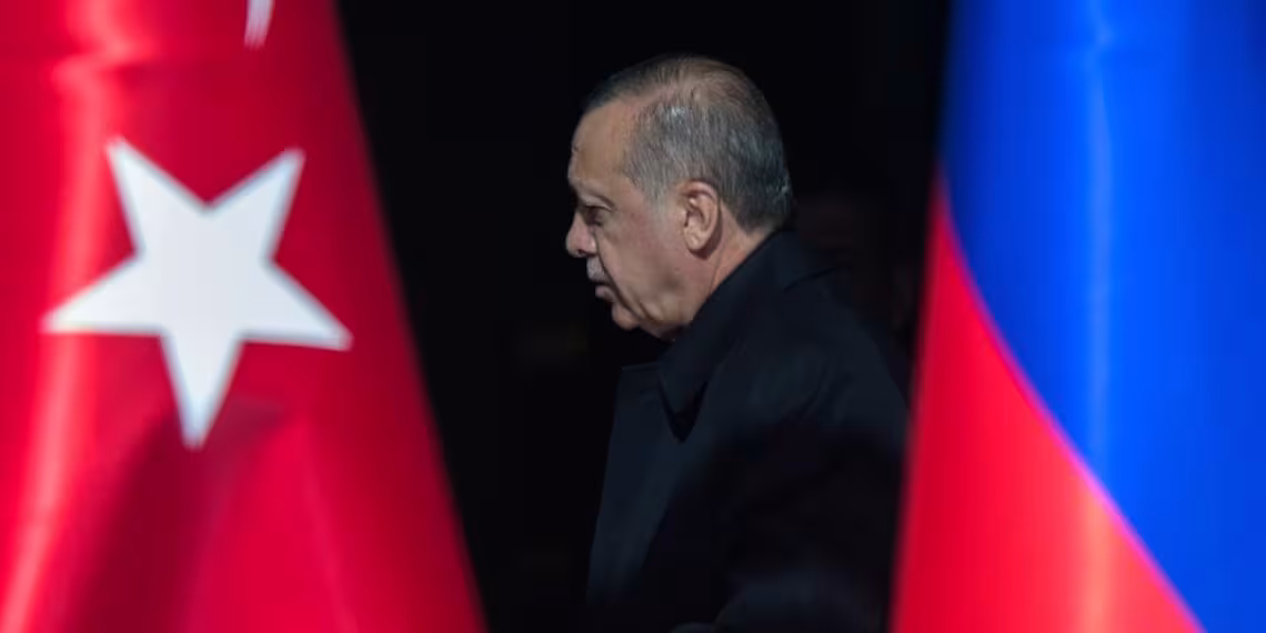 Le Kremlin n'exercera pas de représailles contre la Turquie pour sa participation à la «Plateforme de Crimée» : analyste politique