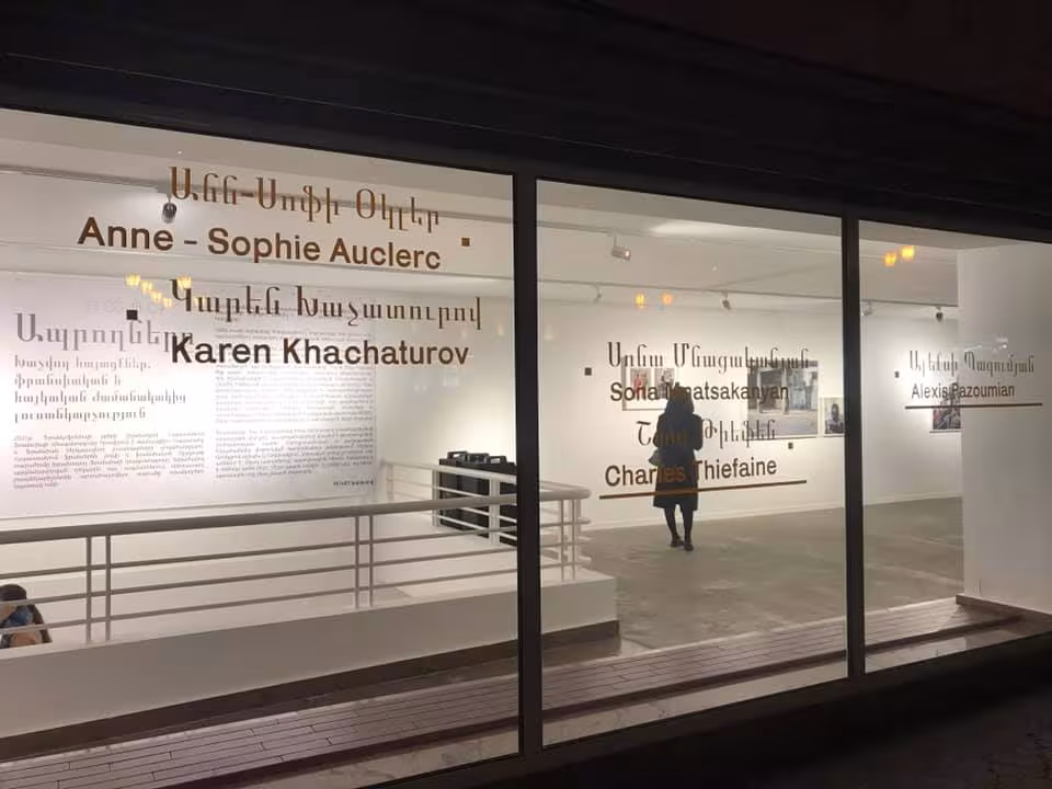 Une francophonie en présentiel : l’inauguration d’une exposition photographique franco-arménienne
