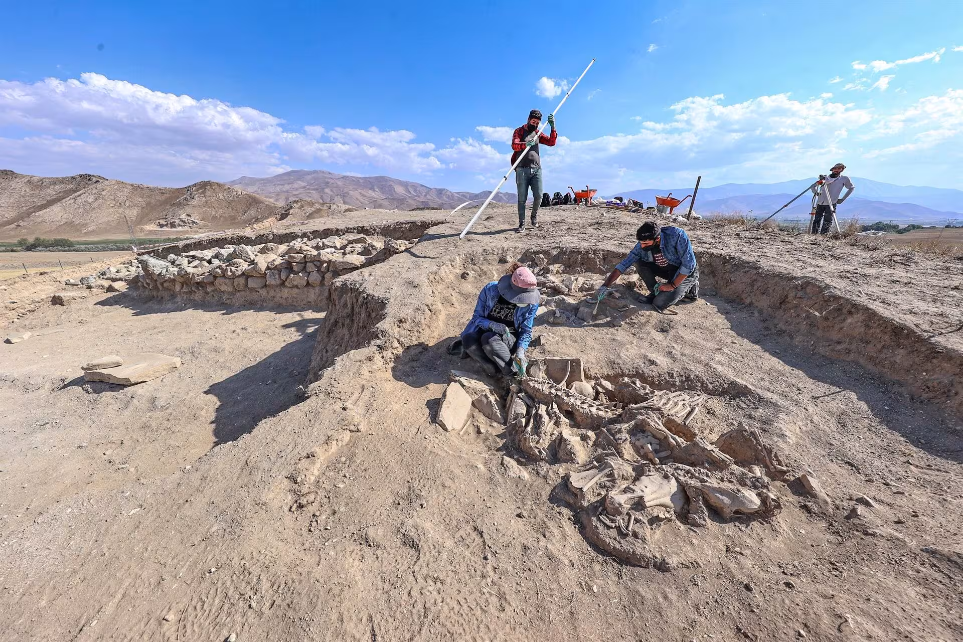 La tombe d'un ancien souverain urartien découverte dans l'est de la Turquie