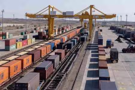  La construction d'un « port sec » prend du retard
