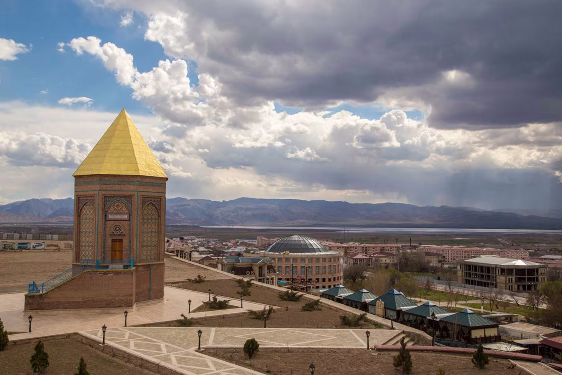 Sur le patrimoine, l'Azerbaïdjan durcit le ton et prépare son “droit au retour”