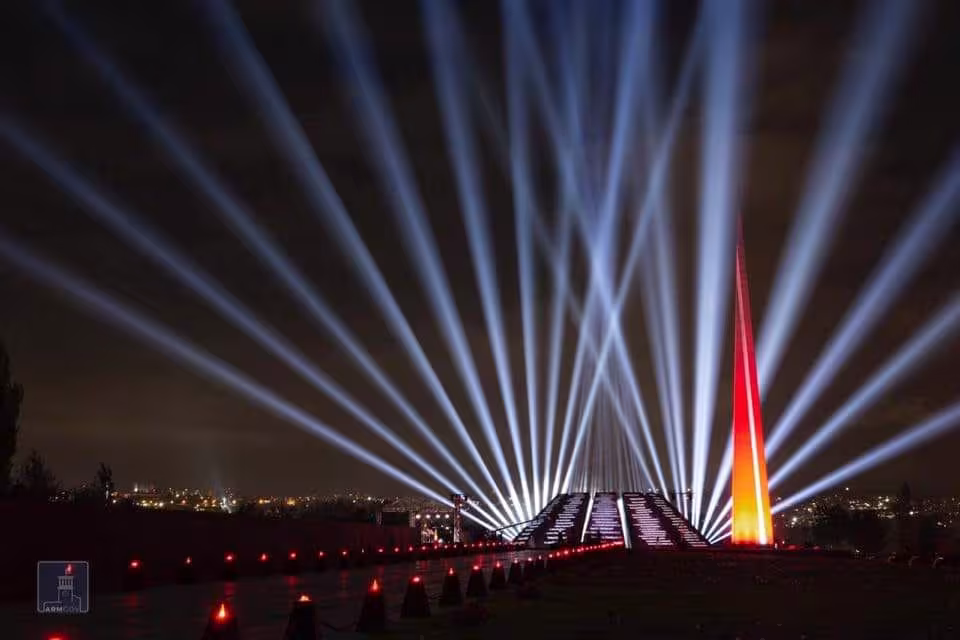 La marche virtuelle vers le mémorial de Tsitsernakaberd et un concert-commémoration d’une durée de huit heures