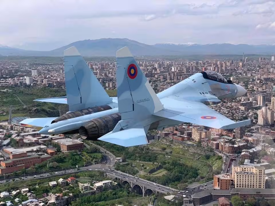 Des avions militaires présenteront un spectacle aérien le jour de la Victoire à Erevan et Gumri
