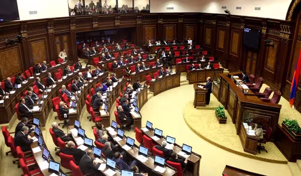Le Parlement arménien a adopté en première lecture le projet de loi sur l'adhésion à
			l'UE