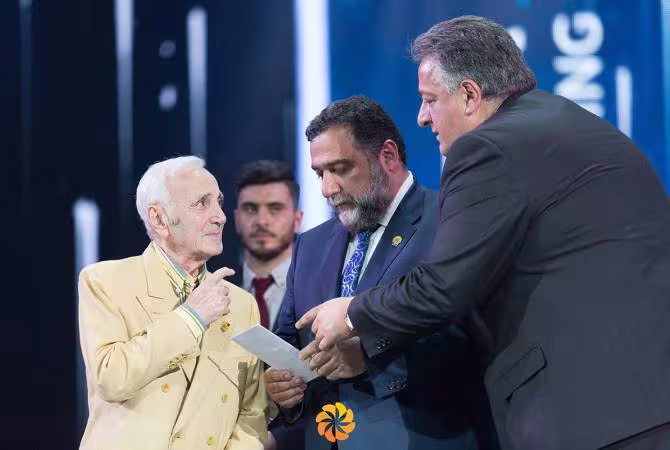 Création d'une bourse Charles Aznavour
