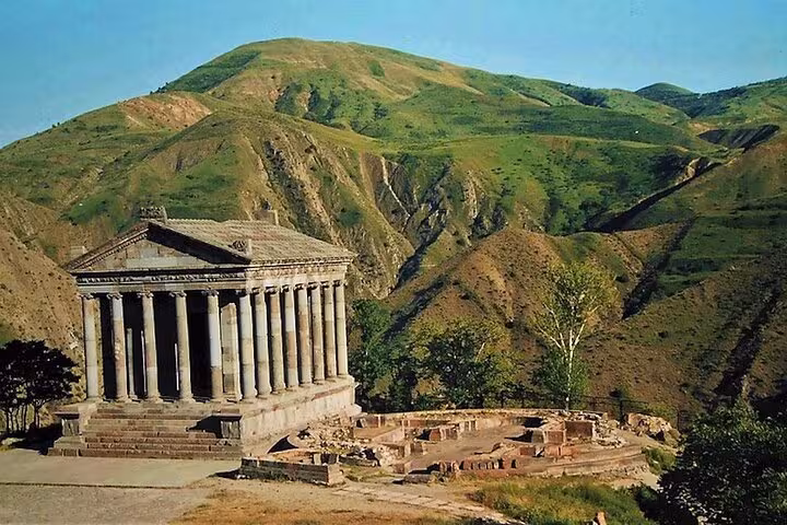L’Arménie par ses pierres : Au temple de Garni, les pierres bavardent