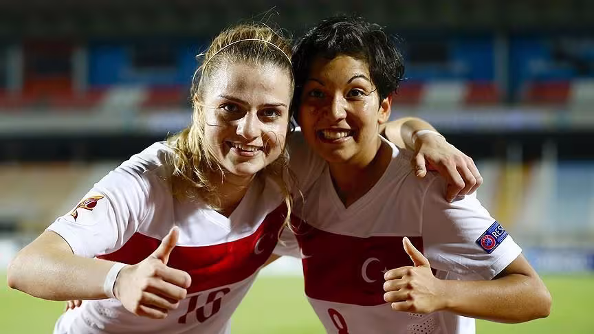 L'équipe nationale féminine de football de Turquie se rend en Arménie