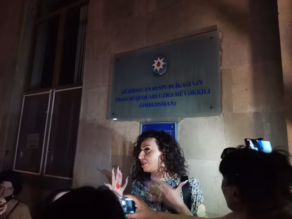 Appel à la violence physique contre les personnes transgenres en Azerbaïdjan
